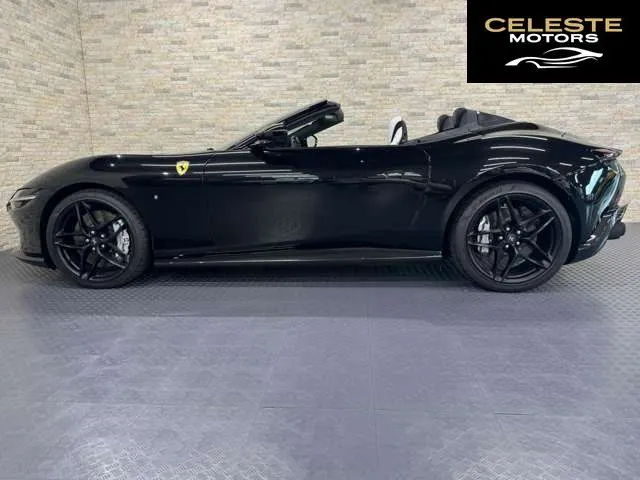 FERRARI Roma Spider 2024 — photo 2 sur 8