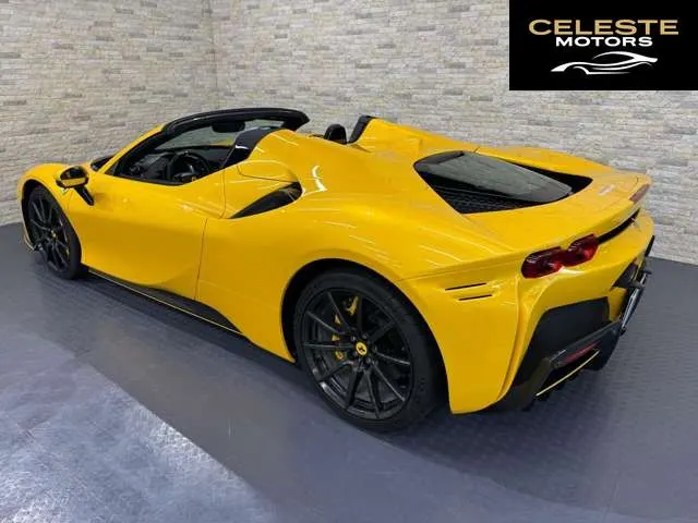 FERRARI SF90 Spider 2023 — photo 3 sur 8