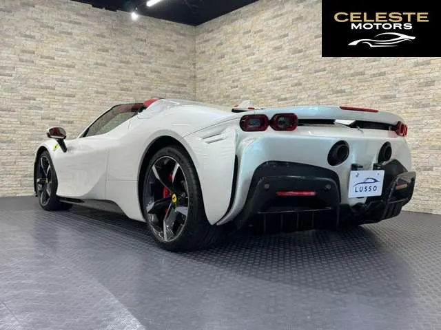 FERRARI SF90 Spider 2025 — photo 4 sur 8