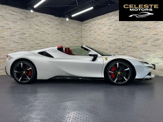 FERRARI SF90 Spider 2025 — photo 5 sur 8