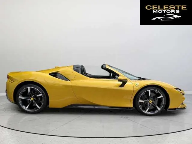 FERRARI SF90 Spider 2024 — photo 1 sur 8