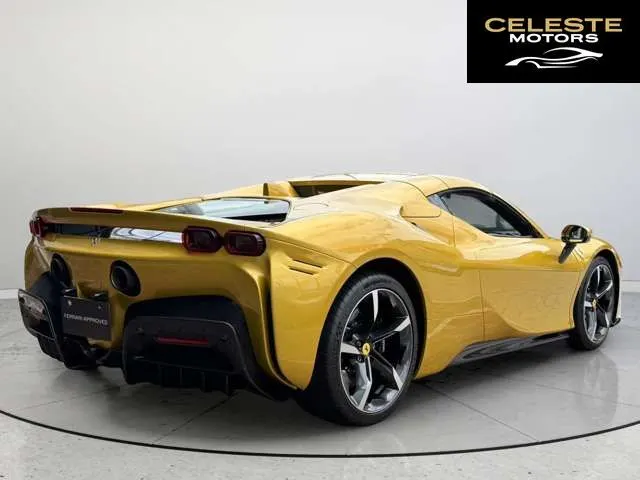 FERRARI SF90 Spider 2024 — photo 2 sur 8
