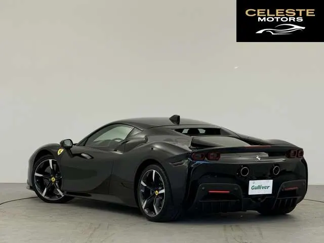 FERRARI SF90 Stradale 2021 — photo 2 sur 8