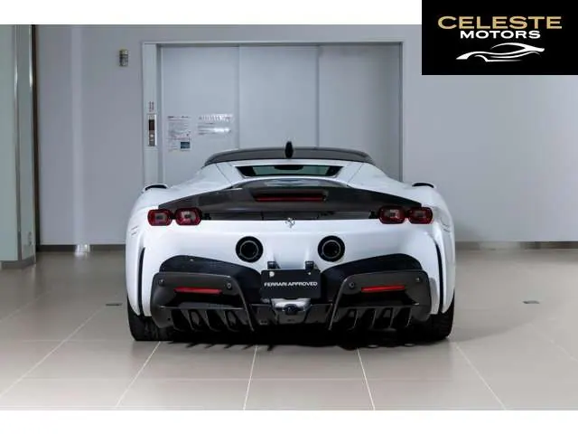 FERRARI SF90 Stradale 2022 — photo 4 sur 8