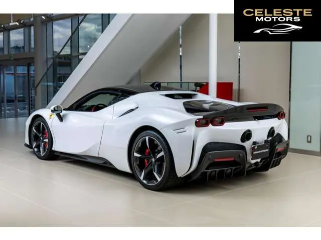 FERRARI SF90 Stradale 2022 — photo 5 sur 8