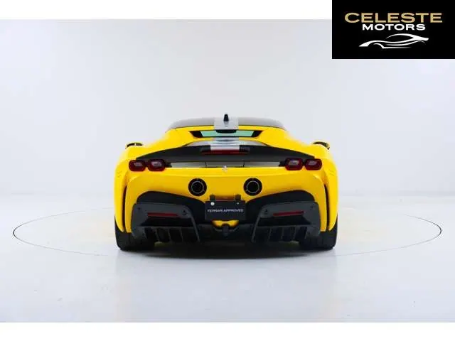 FERRARI SF90 Stradale 2022 — photo 4 sur 8