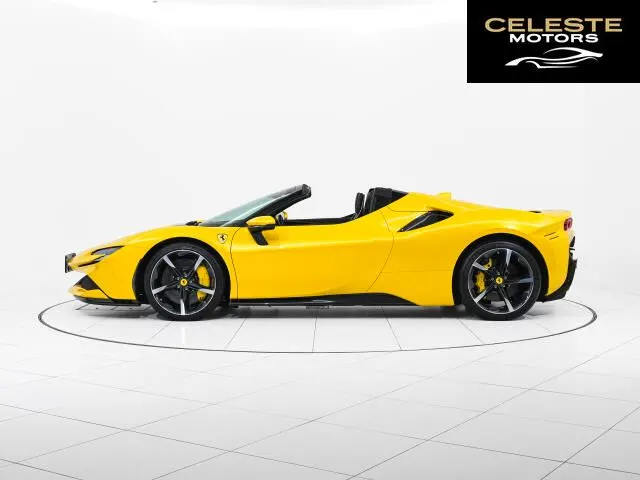 FERRARI SF90 Spider 2022 — photo 3 sur 8