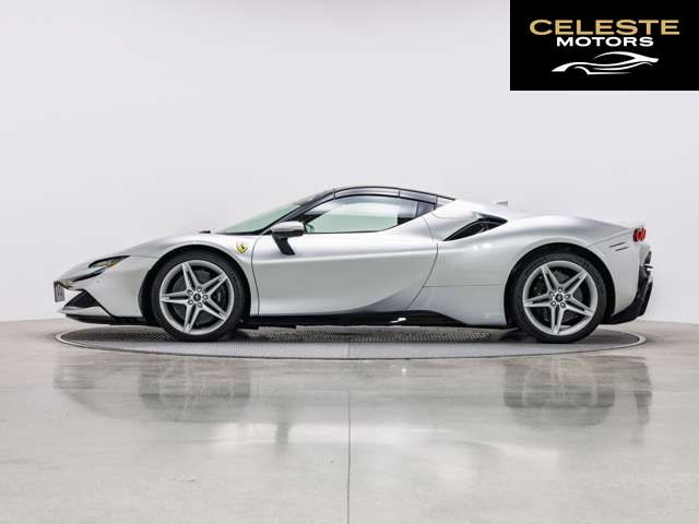 FERRARI SF90 Spider 2025 — photo 4 sur 8
