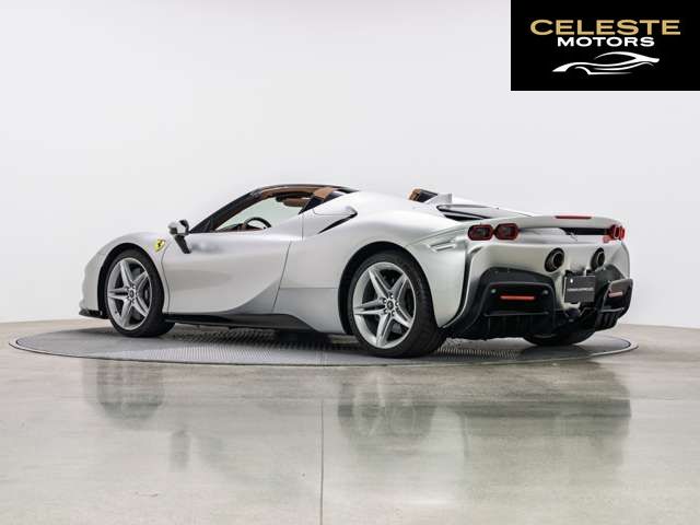 FERRARI SF90 Spider 2025 — photo 6 sur 8