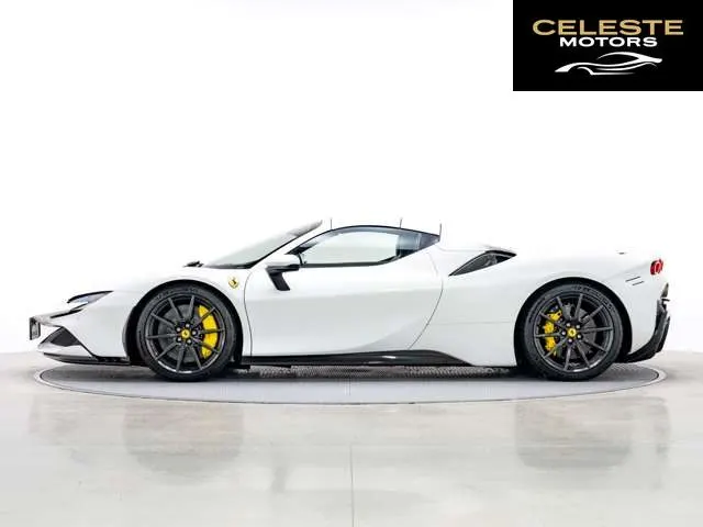 FERRARI SF90 Spider 2023 — photo 4 sur 8
