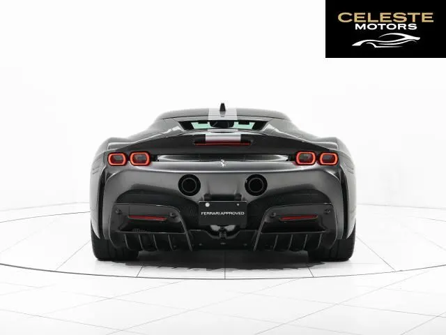 FERRARI SF90 Stradale 2021 — photo 2 sur 8