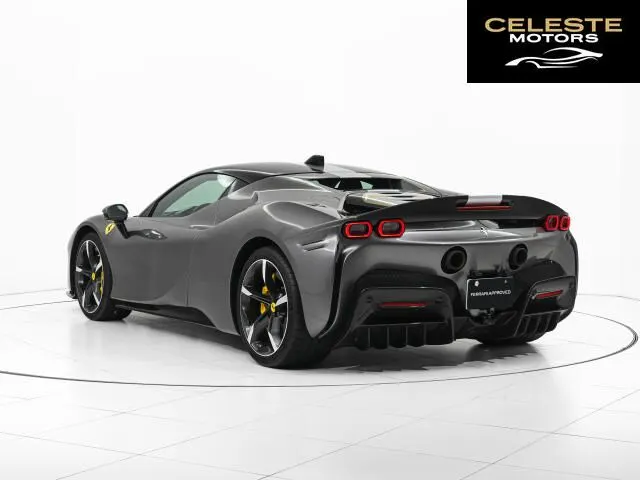 FERRARI SF90 Stradale 2021 — photo 3 sur 8