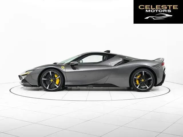 FERRARI SF90 Stradale 2021 — photo 4 sur 8
