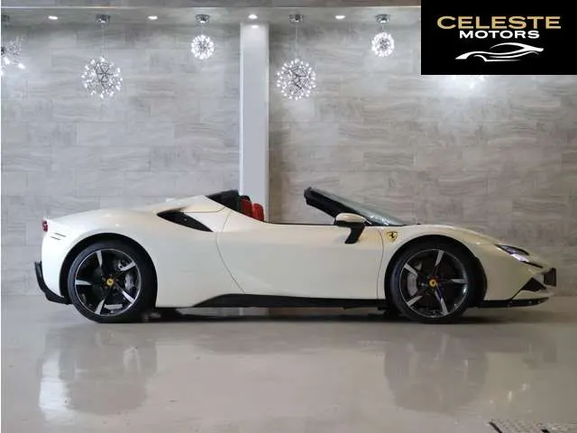 FERRARI SF90 Spider 2025 — photo 5 sur 8
