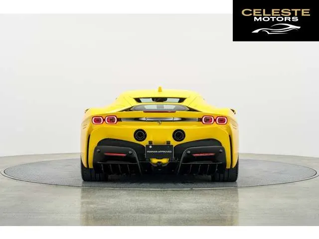 FERRARI SF90 Stradale 2021 — photo 6 sur 8