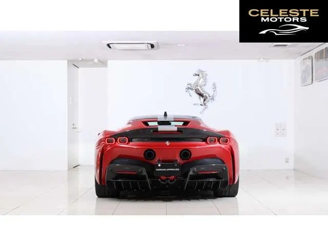 FERRARI SF90 Stradale 2021 — photo 2 sur 8
