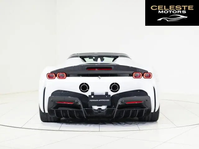 FERRARI SF90 Spider 2023 — photo 8 sur 8