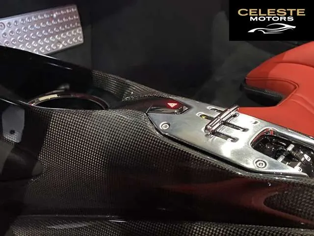 FERRARI SF90 Spider 2023 — photo 8 sur 8