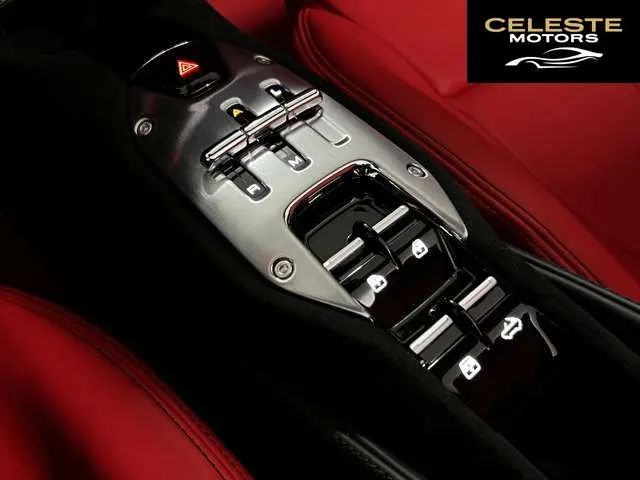 FERRARI SF90 Spider 2023 — photo 4 sur 8