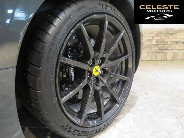 FERRARI SF90 Spider 2023 — photo 4 sur 8