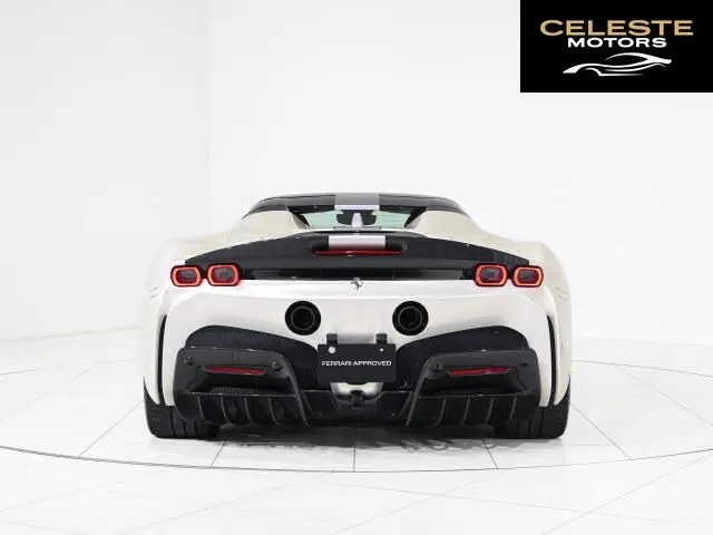 FERRARI SF90 Spider 2023 — photo 8 sur 8