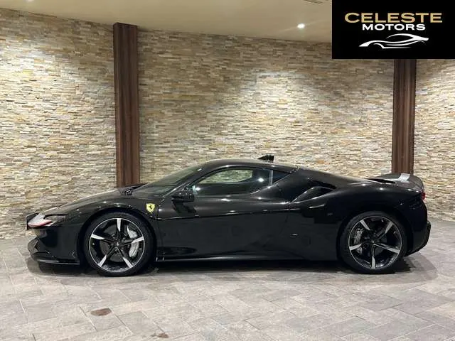 FERRARI SF90 Stradale 2021 — photo 2 sur 8