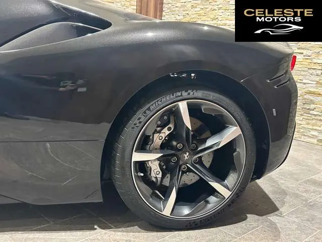 FERRARI SF90 Stradale 2021 — photo 8 sur 8