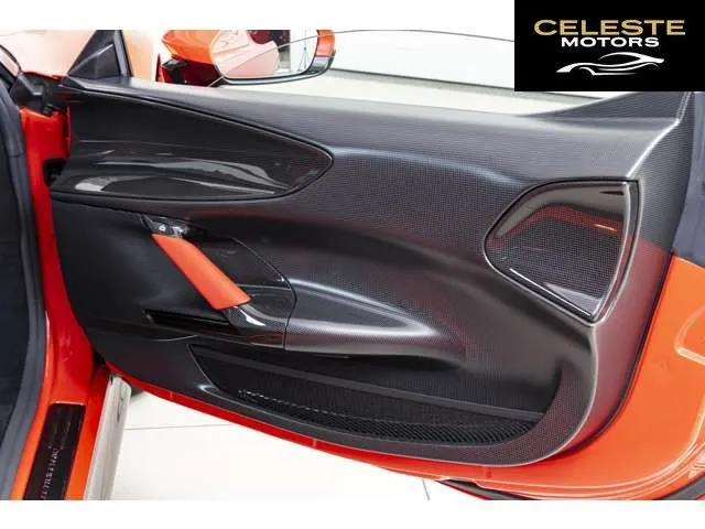 FERRARI SF90 Stradale 2024 — photo 8 sur 8