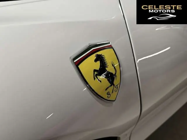 FERRARI SF90 Stradale 2021 — photo 6 sur 8