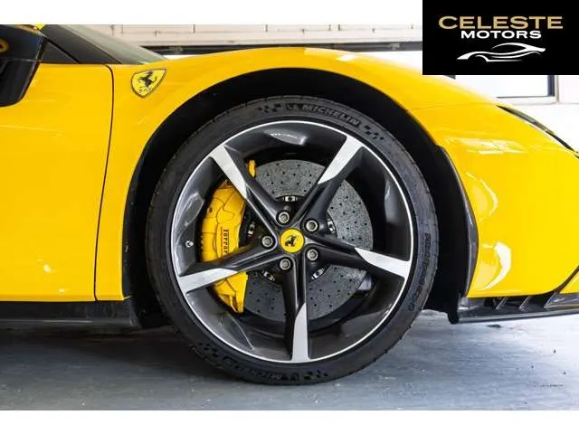 FERRARI SF90 Stradale 2021 — photo 2 sur 8