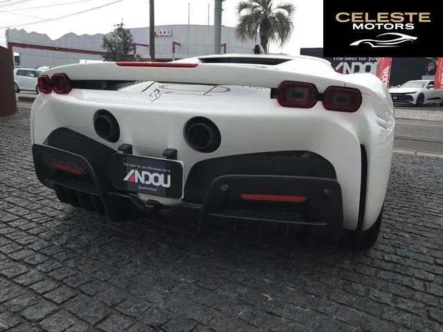 FERRARI SF90 Stradale 2022 — photo 5 sur 8