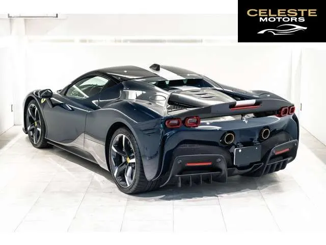 FERRARI SF90 Stradale 2021 — photo 2 sur 8