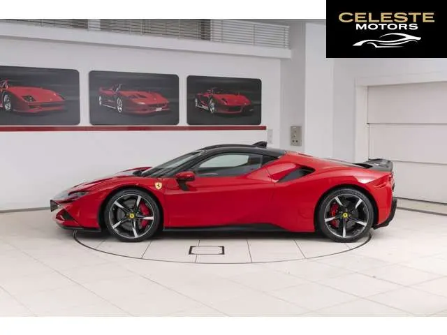 FERRARI SF90 Stradale 2021 — photo 4 sur 8