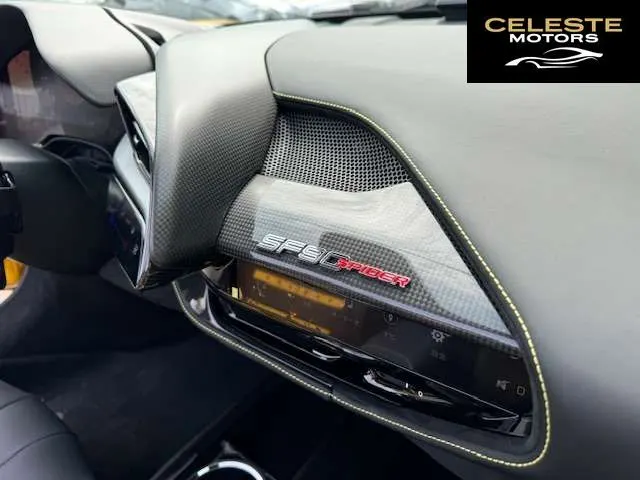 FERRARI SF90 Spider 2024 — photo 8 sur 8
