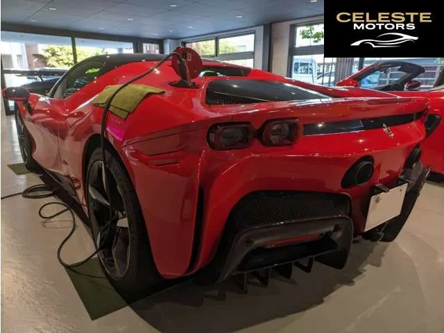 FERRARI SF90 Stradale 2021 — photo 4 sur 8