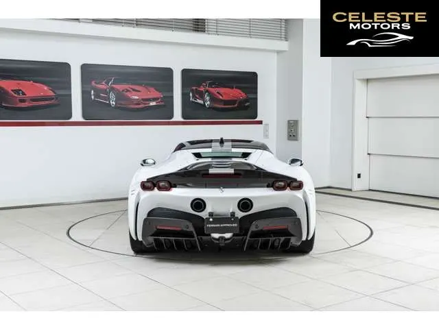 FERRARI SF90 Stradale 2022 — photo 4 sur 8