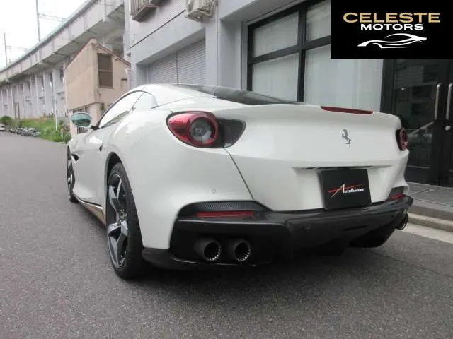 FERRARI Portofino M 2023 — photo 4 sur 8