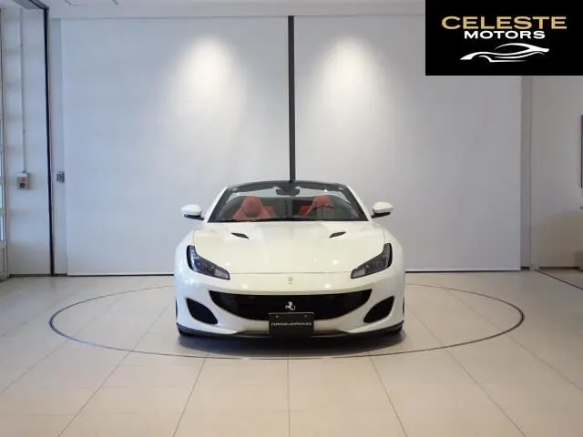 FERRARI Portofino 2018 — photo 2 sur 8