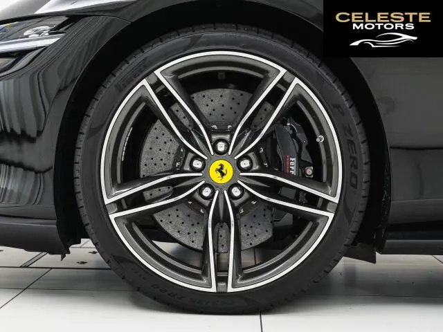 FERRARI Roma Spider 2025 — photo 5 sur 8