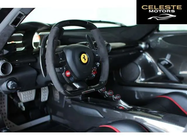 FERRARI ラ 2015 — photo 3 sur 8