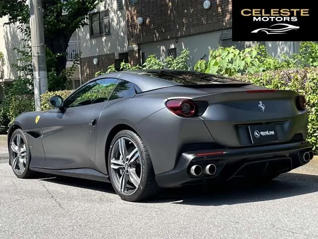 FERRARI Portofino 2019 — photo 2 sur 8