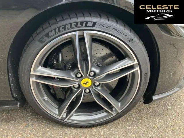 FERRARI Roma Spider 2024 — photo 4 sur 8