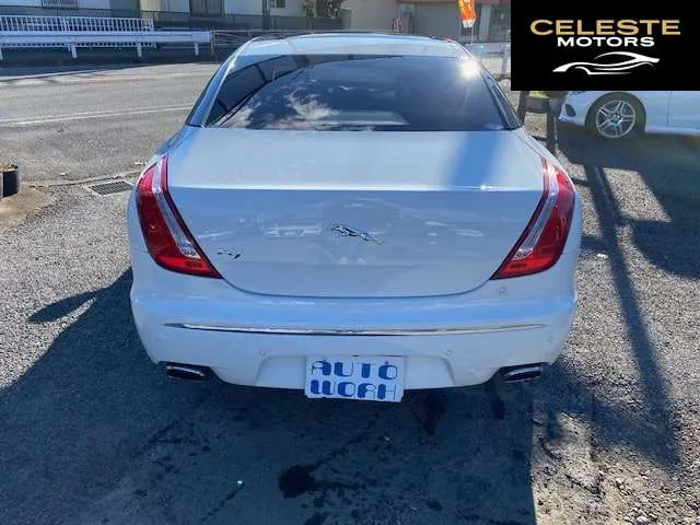 JAGUAR XJ 2010 — photo 2 sur 8