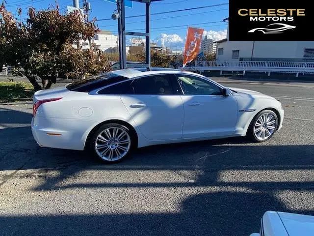 JAGUAR XJ 2010 — photo 4 sur 8