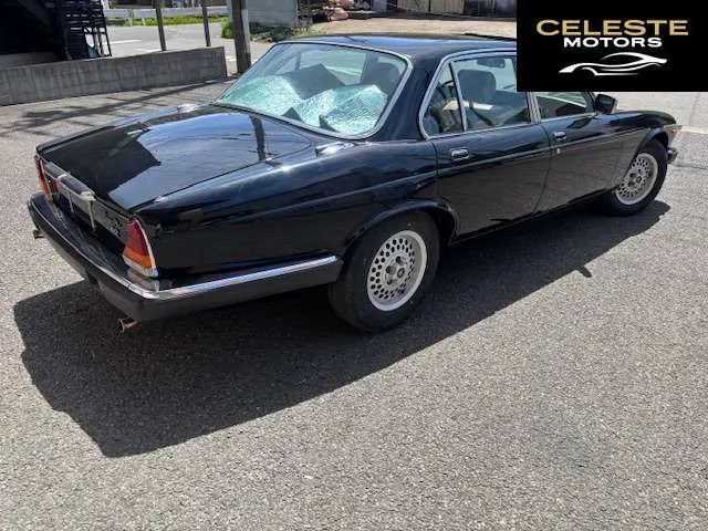 JAGUAR XJ 1985 — photo 2 sur 8
