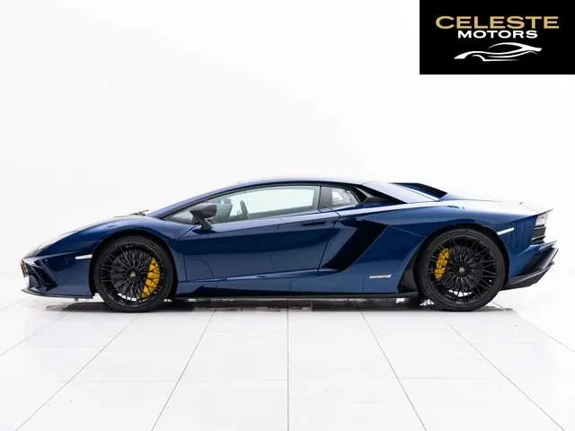 LAMBORGHINI Aventador 2018 — photo 2 sur 8