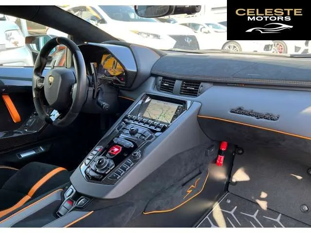LAMBORGHINI Aventador 2016 — photo 6 sur 8