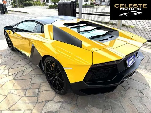 LAMBORGHINI Aventador 2014 — photo 5 sur 8