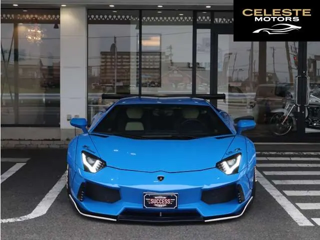 LAMBORGHINI Aventador 2015 — photo 2 sur 8