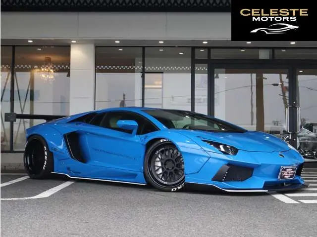 LAMBORGHINI Aventador 2015 — photo 4 sur 8